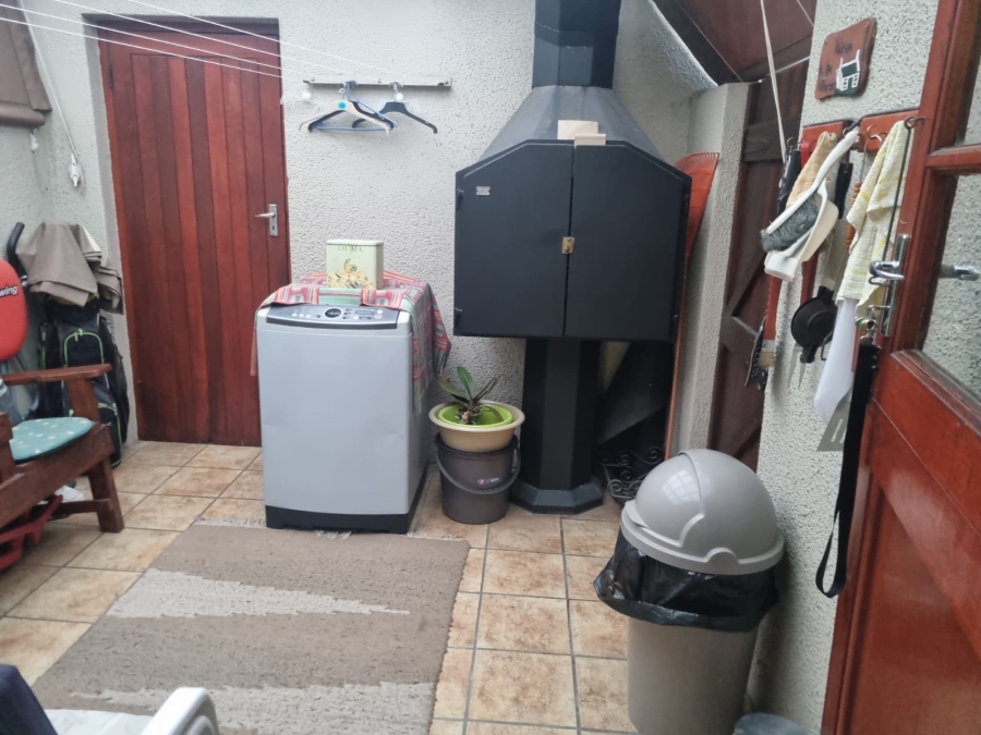 3 Bedroom Property for Sale in Vasco Estate Western Cape